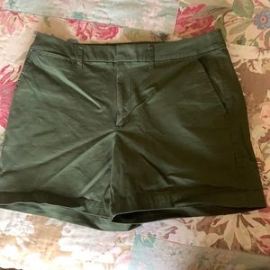 Green high waisted shorts
